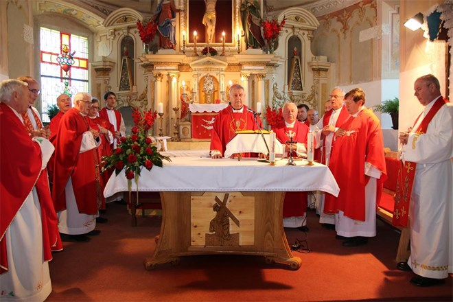 Biskup Josip Mrzljak predvodio euharistijsko slavlje na blagdan Uzvišenja svetog Križa